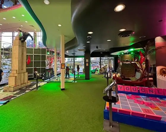 Houston Speed Dating for Singles Age 42-58 Texas at Holey Moley Golf Club Houston — photo 6