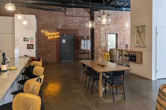San Francisco Speed Dating for Singles Age 44-59 Oakland Ca at Alta Vina Wine Bar — photo 4