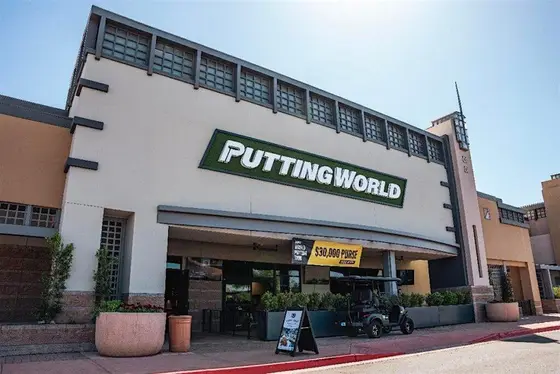 Phoenix Speed Dating for Singles Age 45+ Scottsdale AZ at Putting World — photo 6