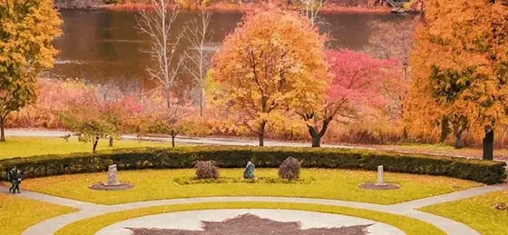 Christian Singles 'Walk N Mingle' - High Park - Sun. Nov. 1st (3-6pm). — photo 6