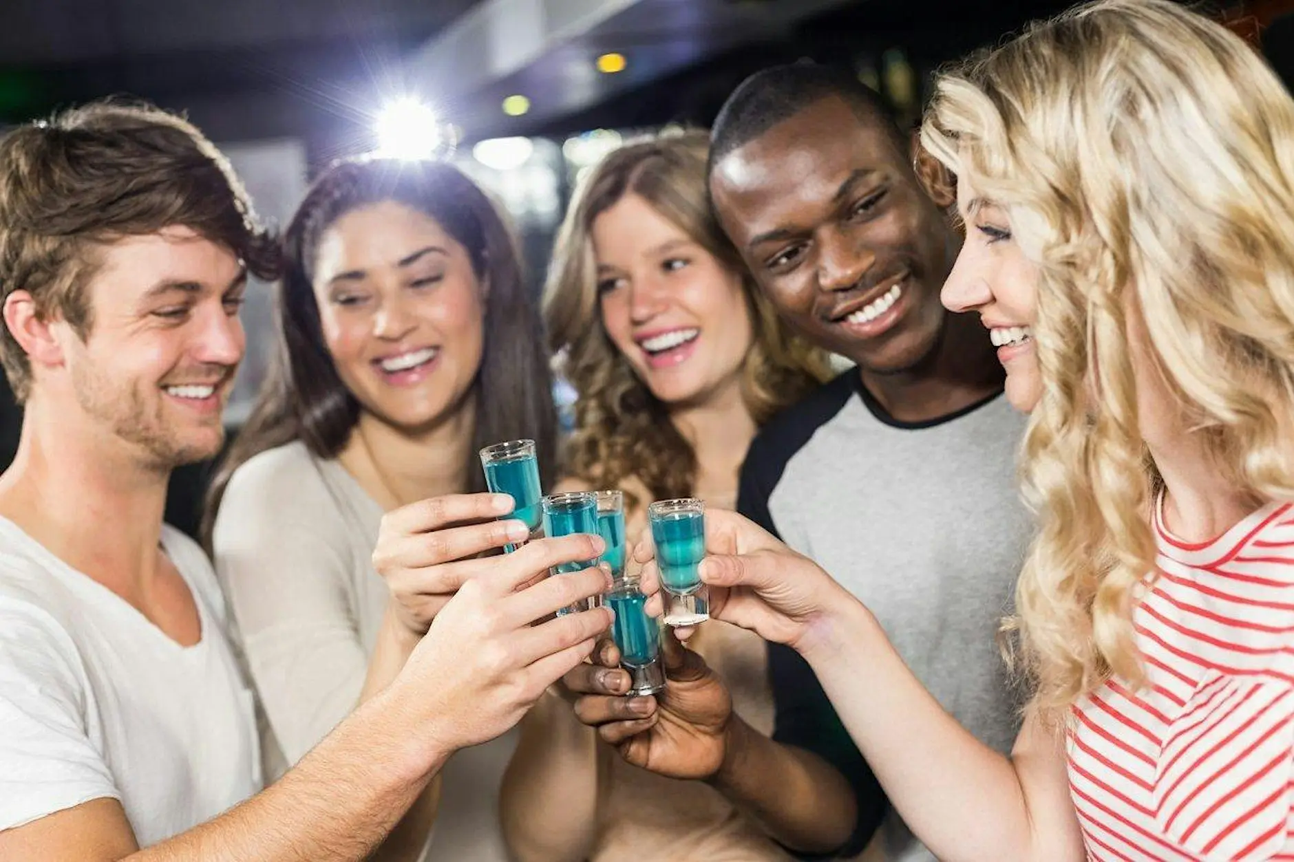 Singles Pub Crawl in London with 4 Venues & Free Shot (Ages 18-36) Singles Pub Crawl in London with 4 Venues & Free Shot (Ages 18-36)