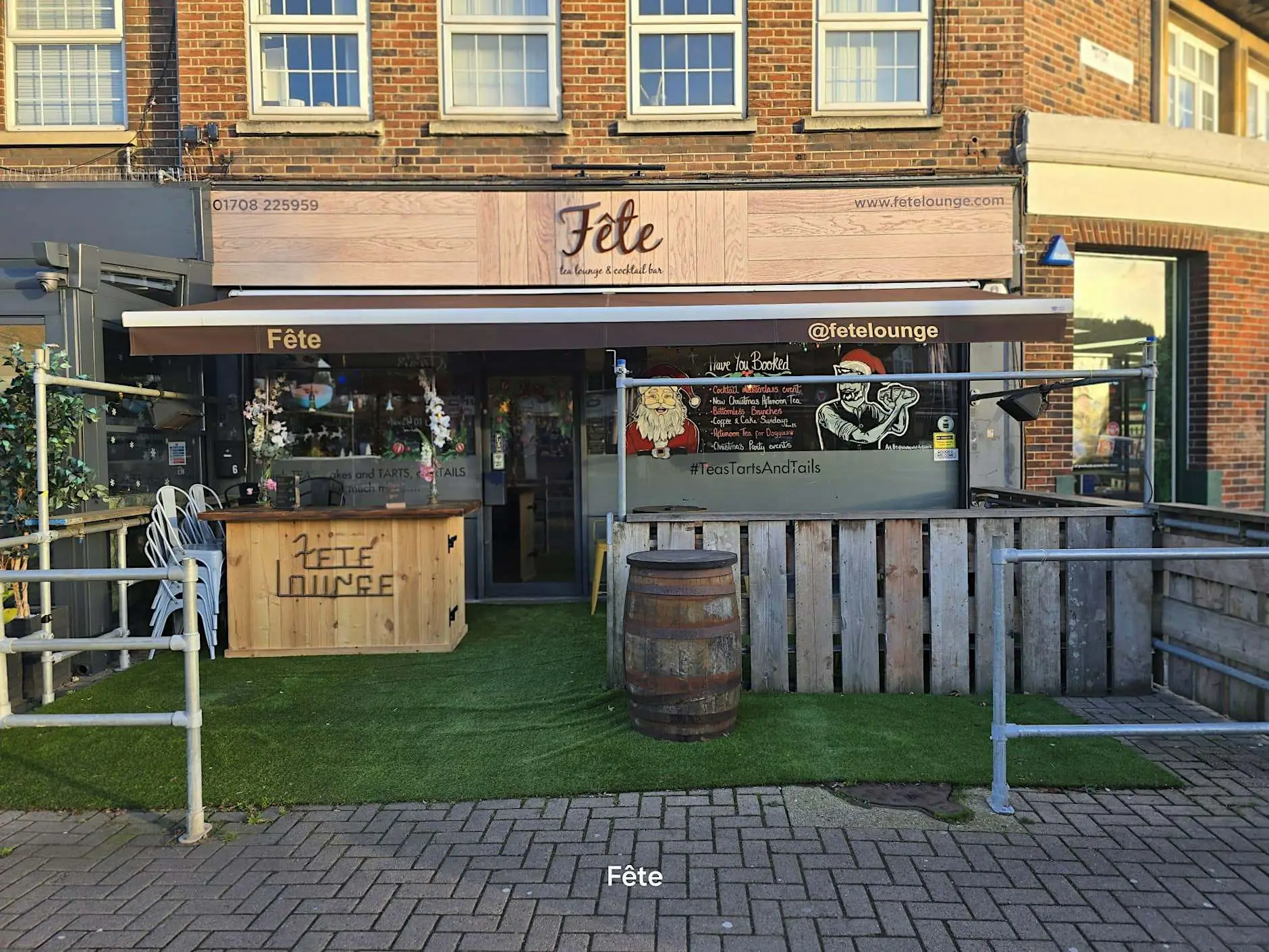 Singles Social Cocktail Mixer in Upminster Essex for ages 50 plus